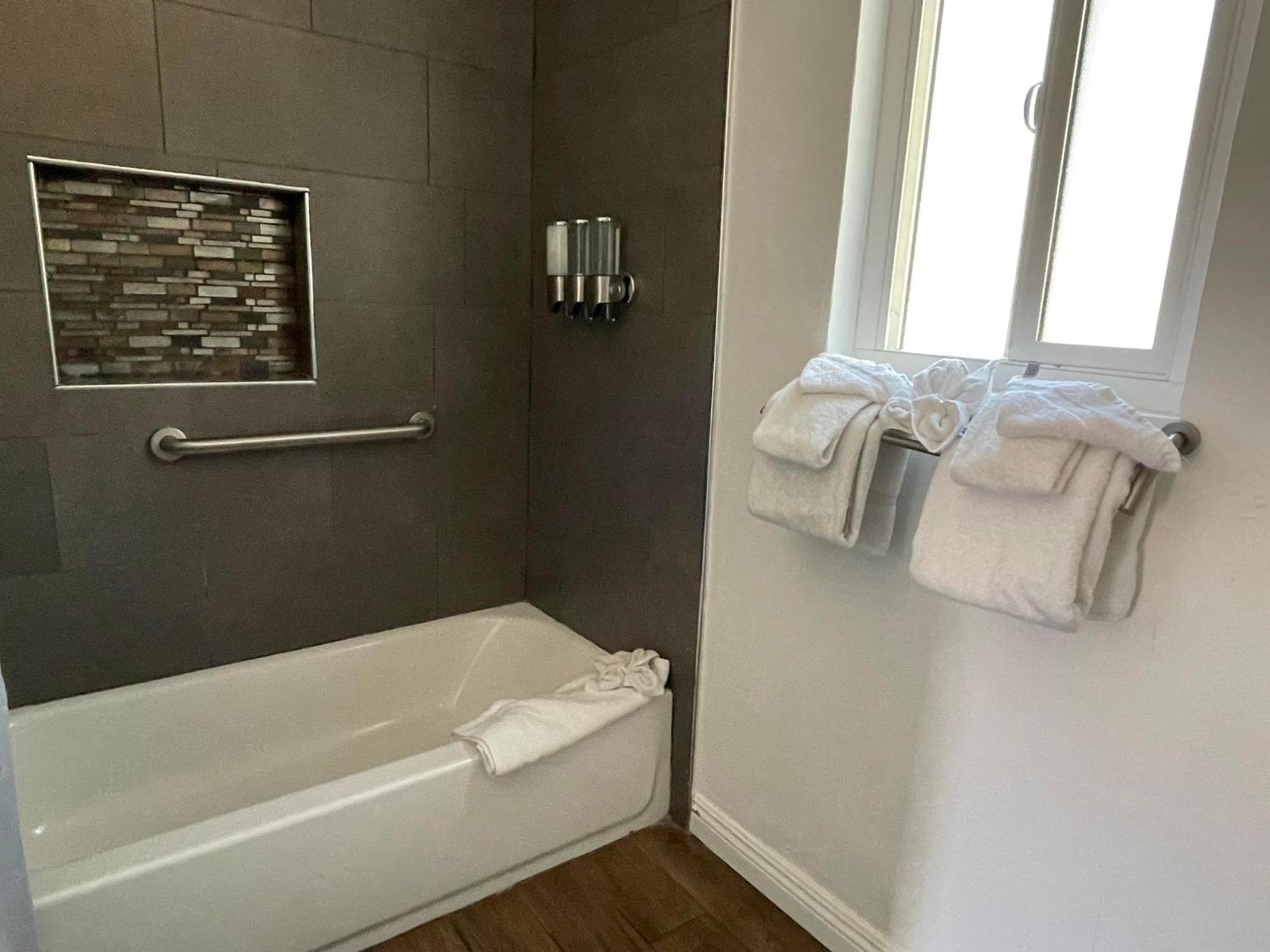 Omeo Suites Big Bear บิ๊กแบร์เลค ภายนอก รูปภาพ
