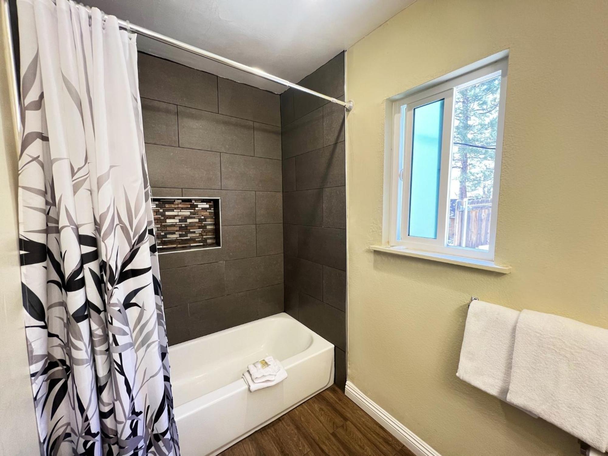 Omeo Suites Big Bear บิ๊กแบร์เลค ห้อง รูปภาพ
